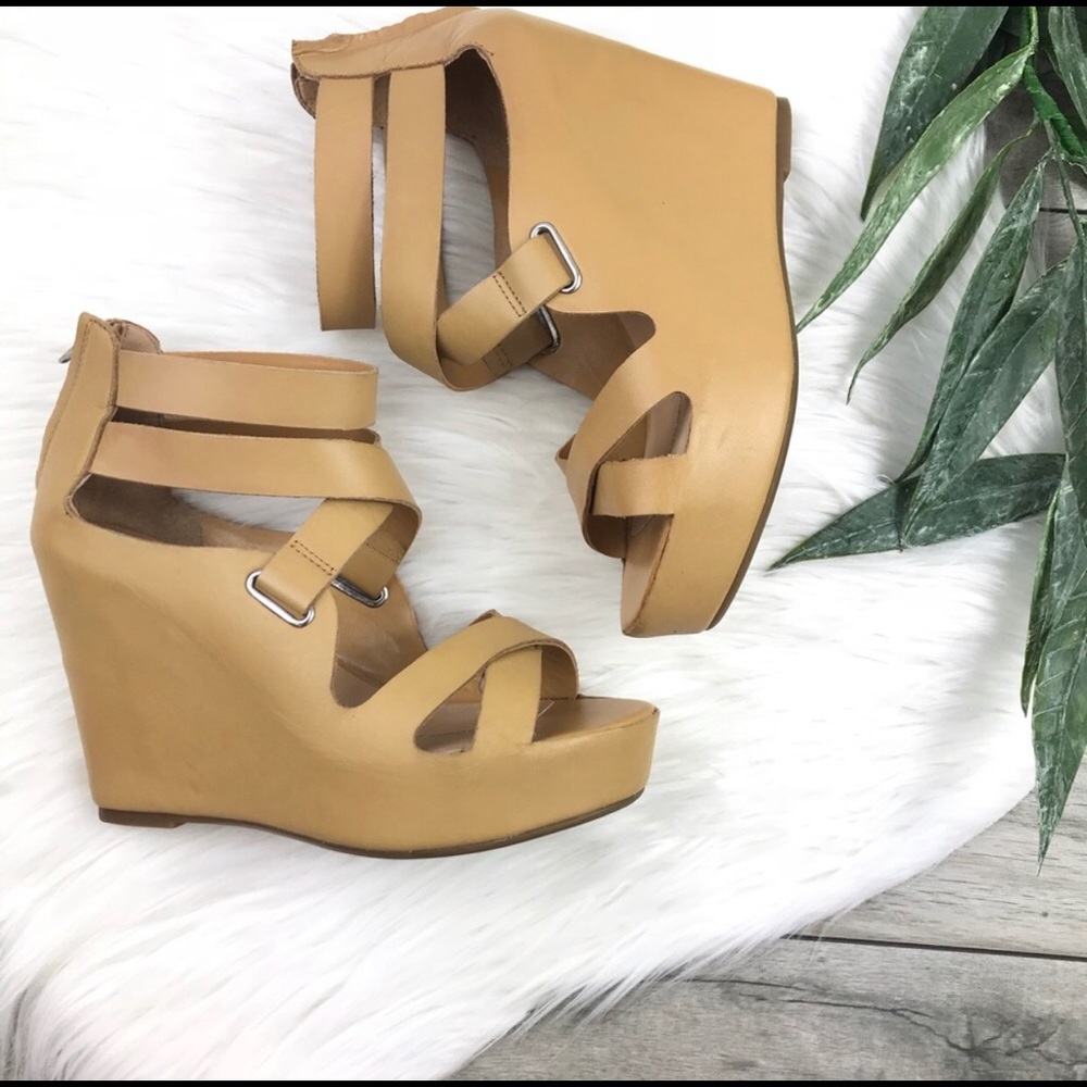 Dolce Vita Pela Wedge